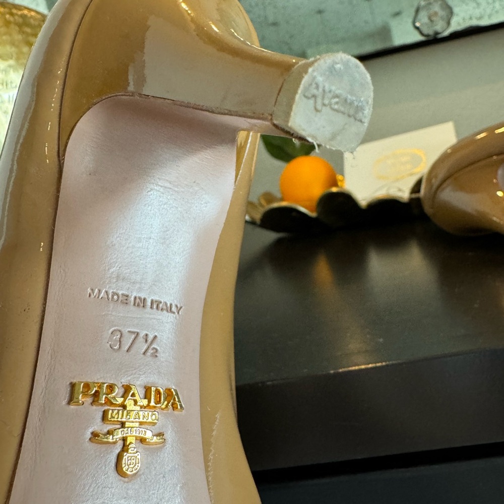 Authentic Prada beige/fawn platform patent leather pumps 3 inch heel ๐ฎ๐น be sexy - Picture 2 of 7